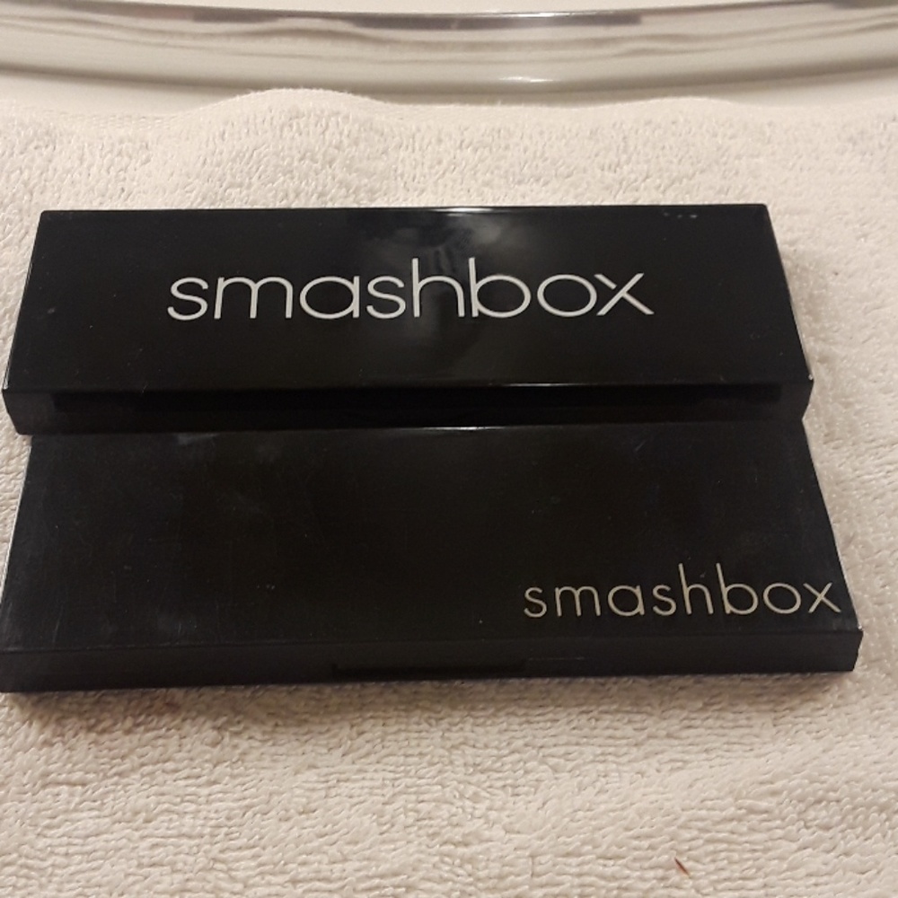 2 Smashbox palettes
